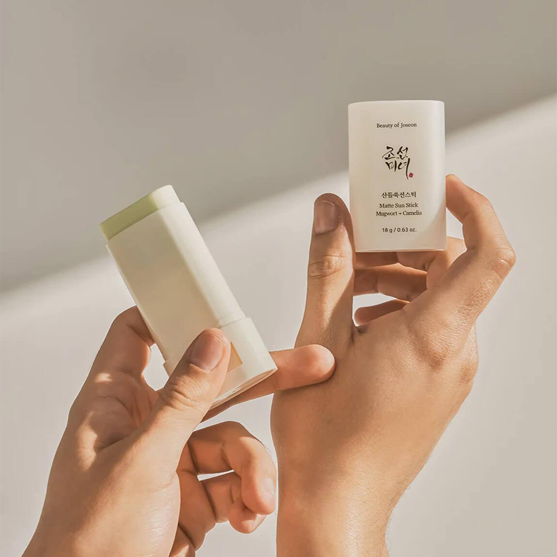 Beauty of Joseon Matte sun stick : Mugwort + Camelia 18g (SPF50+ PA++++)